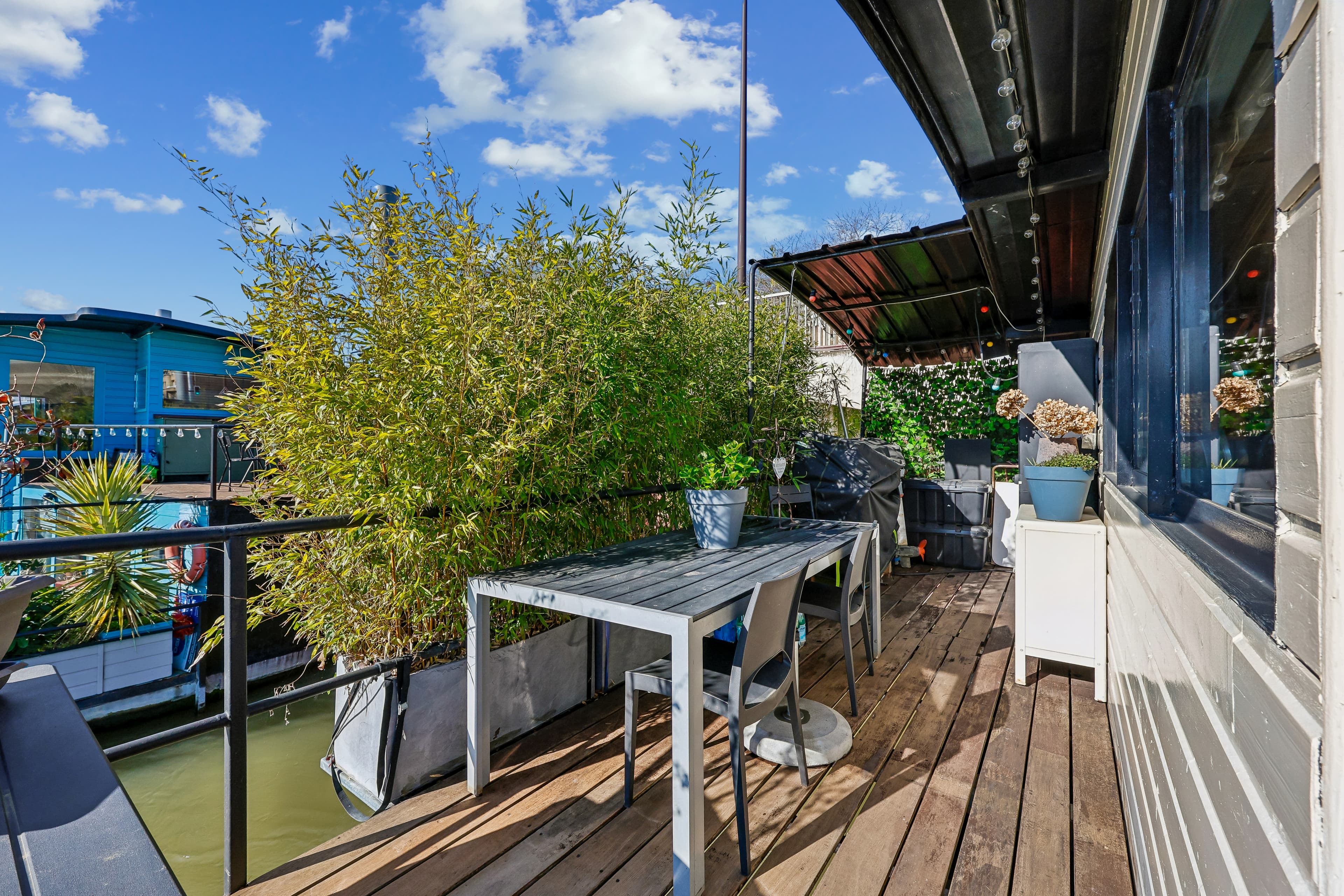 Péniche d'exception à Boulogne-Billancourt - 130m² sur le Quai du Point du Jour
