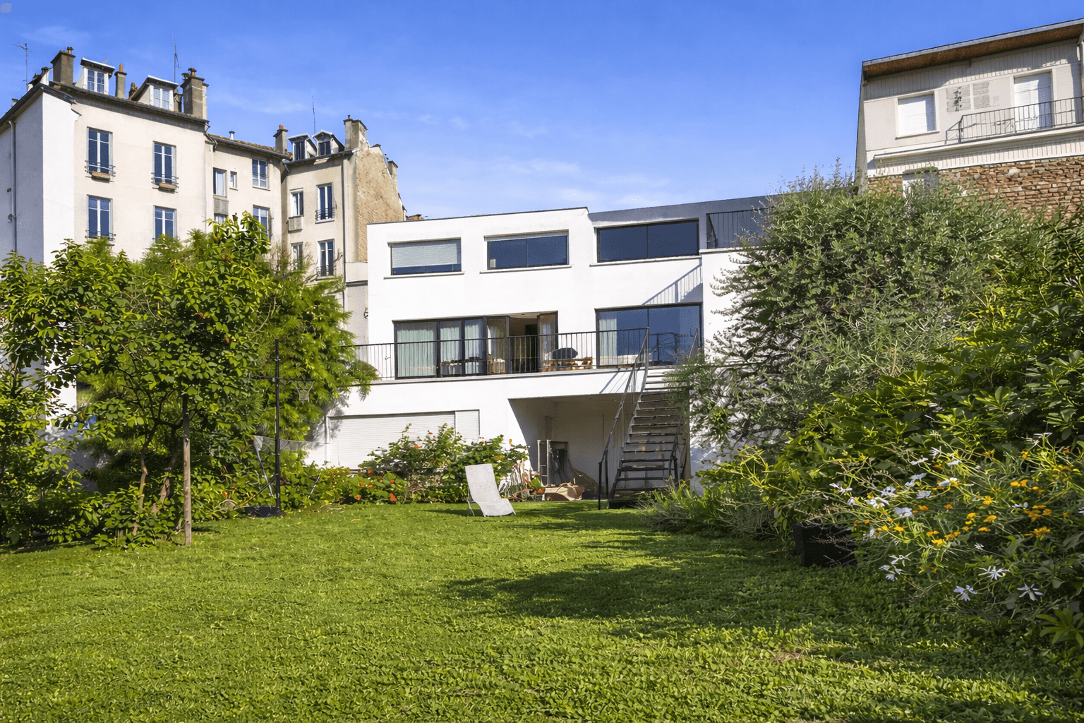 Suresnes Mont-Valérien : Maison familiale d'exception avec studio indépendant.